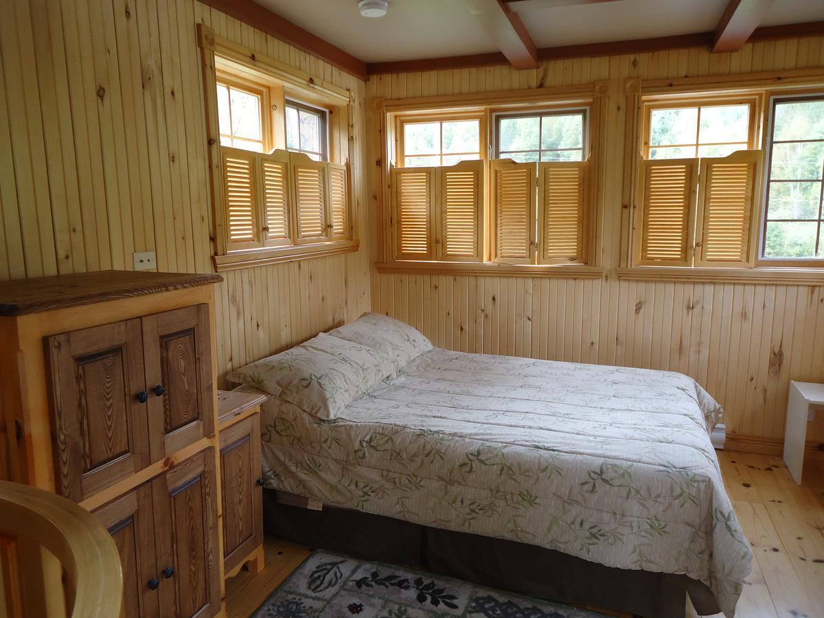Chalet Saint-Thomas LʼAnse-Saint-Jean 外观 照片