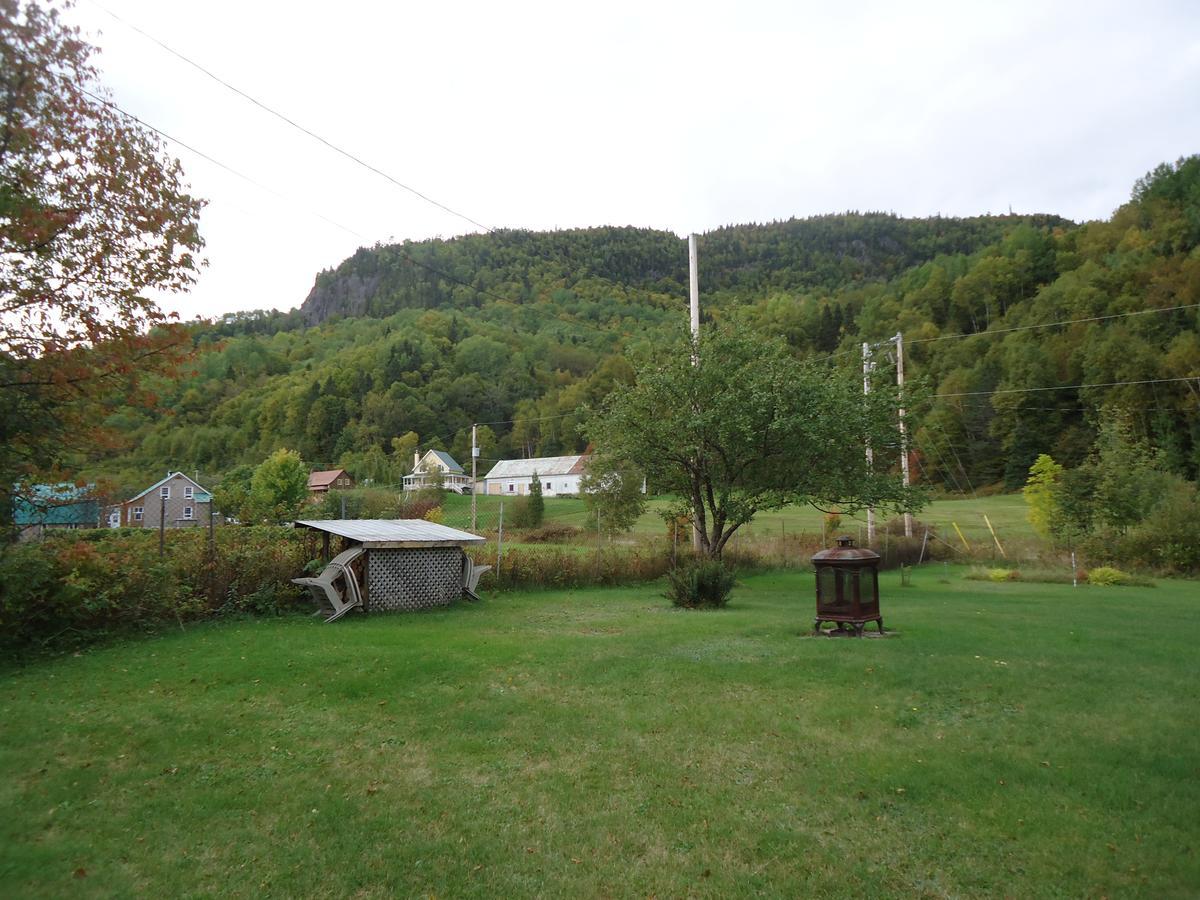 Chalet Saint-Thomas LʼAnse-Saint-Jean 外观 照片